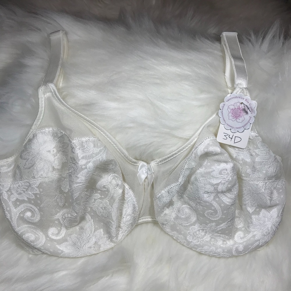 🦋Maidenform 34D Full Coverage White Lace